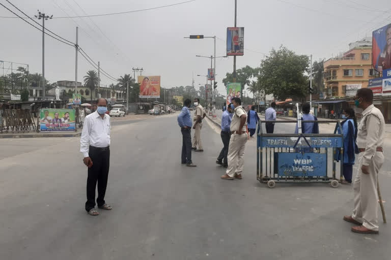 বুনিয়াদপুরের রাস্তায় নামলেন ডেপুটি ম্যাজিস্ট্রেট