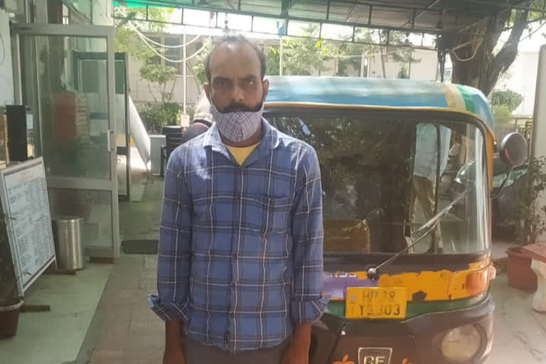 Jamia Nagar Police arrested auto lifter in delhi