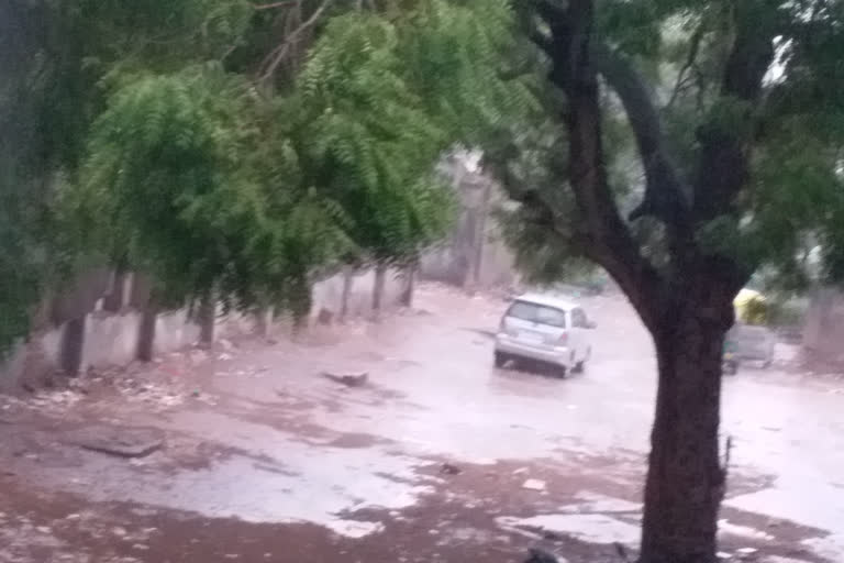 gj_ahd_02_gujarat me barish_av_7205053