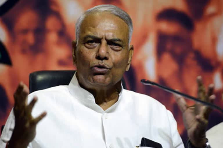 Yashwant Sinha slams PM Modi on vaccination export  Former Minister of Finance of India  Sr Trinamool leader Yashwant Sinha  Centre's vaccine policy  Sr Trinamool leader  Yashwant Sinha slams Modi  യശ്വന്ത് സിൻഹ  നാഗരാജ് നായിഡു  കൊവിഡ് വാക്‌സിൻ  കൊവിഡ് വാക്‌സിൻ കയറ്റുമതി