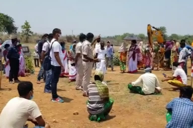 villagers opposed the construction of factory in seraikela