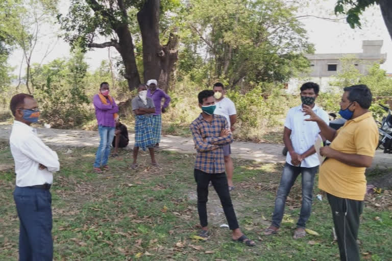 Demonstration of farmers regarding the land acquired