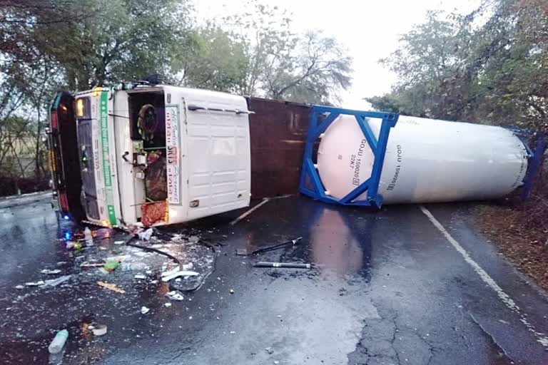 overturned uncontrollably from Bokaro to Bhopal