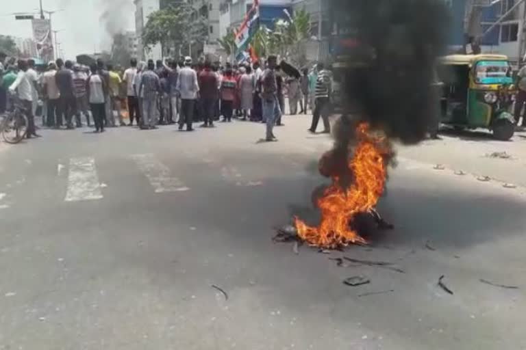 শুধু কলকাতাই নয়, বিক্ষোভের আঁচে পুড়েছে জেলাগুলিও ৷ রাজ্যের প্রায় প্রতিটি জেলাতেই প্রতিবাদে সামিল হয় তৃণমূলের কর্মী সমর্থকরা ৷