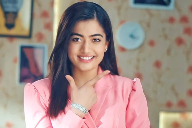 national-crush-rashmika-mandanna-said-her-favourite-player-is-ms-dhoni