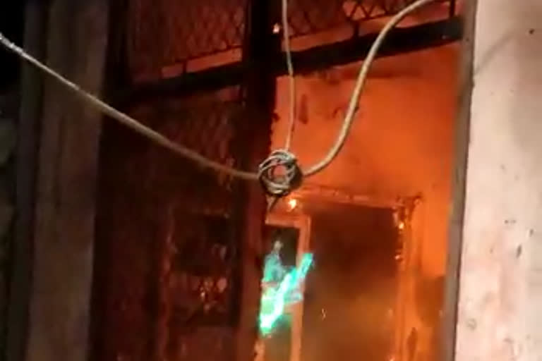 Fire in Kotla Mubarakpur area