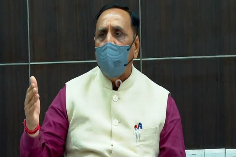 cyclone Tauktae  Tauktae  ടൗട്ടെ ചുഴലിക്കാറ്റ്  ടൗട്ടെ  Chief Minister Rupani reviewed the situation  Chief Minister reviewed the situation  മുഖ്യമന്ത്രി സ്ഥിതി അവലോകനം ചെയ്‌തു  അവലോകനയോഗം  മുഖ്യമന്ത്രി രൂപാനി  മുഖ്യമന്ത്രി വിജയ് രൂപാനി  cm vijay rupani  vijay rupani  gujarat cm  ഗുജറാത്ത് മുഖ്യമന്ത്രി  cyclone  ചുഴലിക്കാറ്റ്  ഗാന്ധിനഗർ  gandinagar  gujarat  ഗുജറാത്ത്  ഗുജറാത്തിൽ ടൗട്ടെ  Tauktae in gujarat