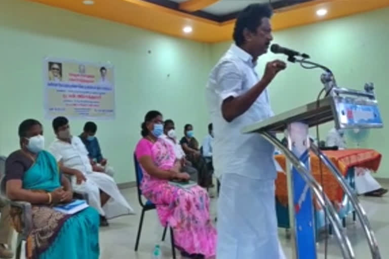 சிறப்பாக பணியாற்றினால் ஊராட்சி மன்ற தலைவர்களுக்கு பரிசு