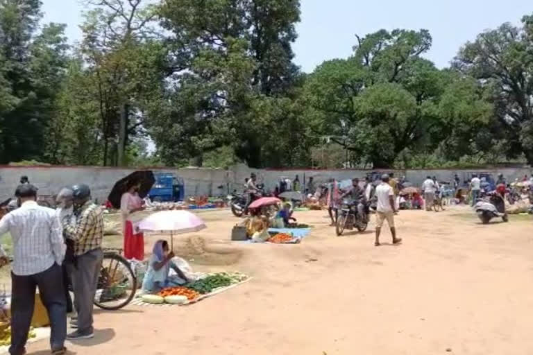 Corona test of 350 people who came to the weekly haat in Simdega