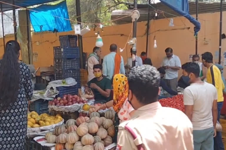 police checking on Keshopur Vegetable Market