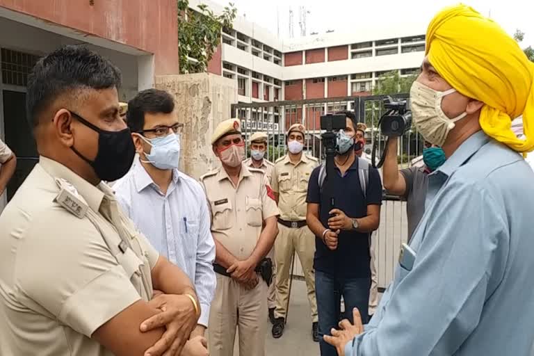 sirsa wheat market Farmers protest