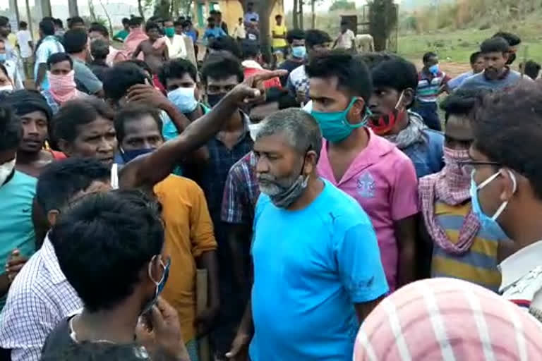 commotion between the panchayat chief and the villagers over coal mining in Andal durgapur