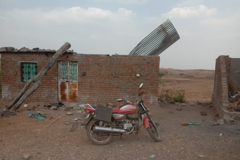 thunderstorm in pratapgarh, tauktae cyclone in pratapgarh