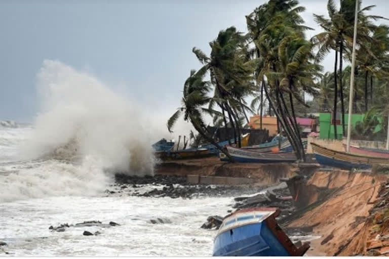 tauktae cyclone affected areas ,  tauktae cyclone ,  tauktae cyclone effect ,  तौक्ते चक्रिवादळ ,  अस्लम शेख ,  तौक्ते चक्रिवादळाचा परिणा