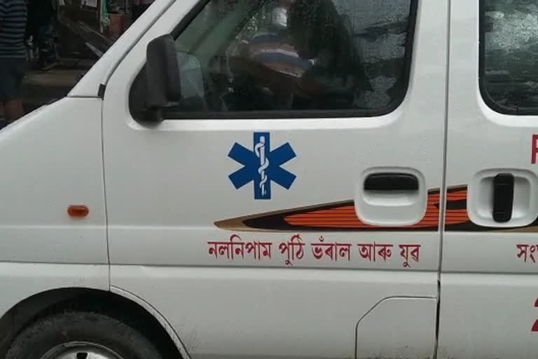 Ambulance_provided_by_Nalanipam_yuvak_sangha