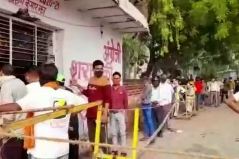 Crowds at liquor stores