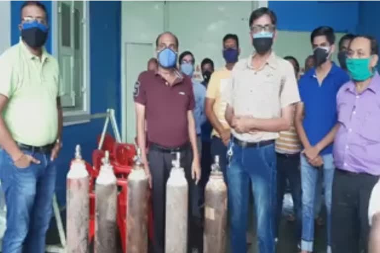oxygen-cylinder-distributed-in-sivsagar