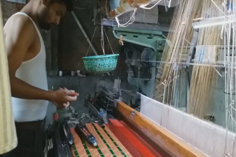 weaver labour facing financial crisis