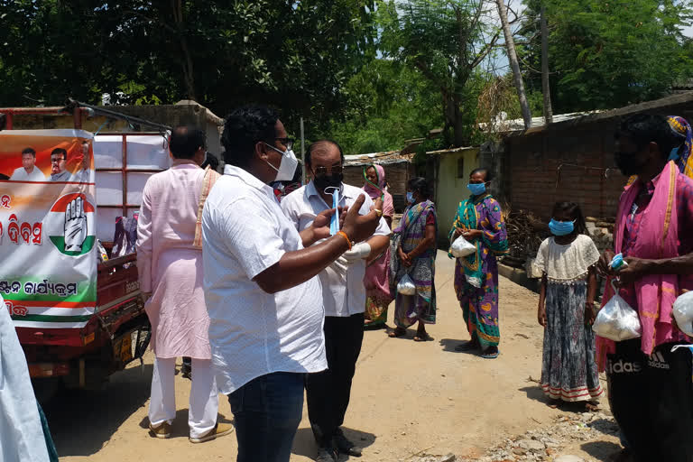 congress distribution-food to the needy in boudh