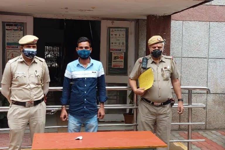 Uttam Nagar police of Delhi arrested drug smuggler