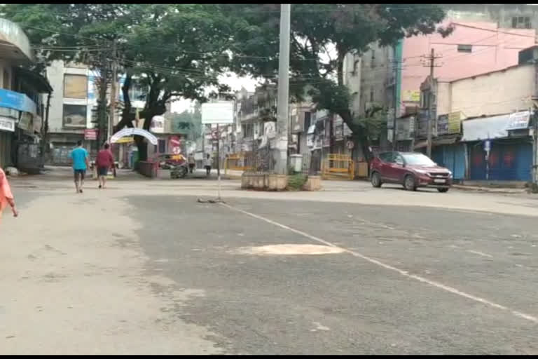 Complete lockdown in Hubli