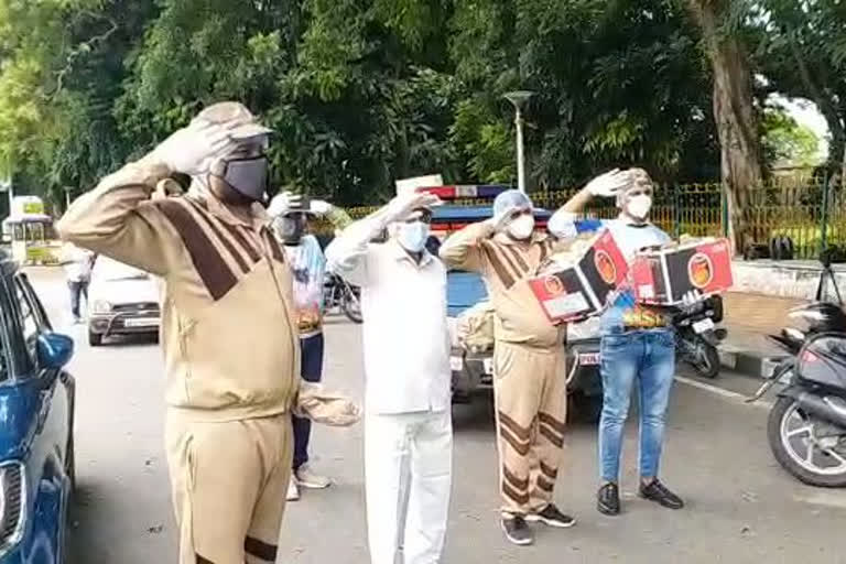 A team in Mysuru distributed Fruits to Police personnel