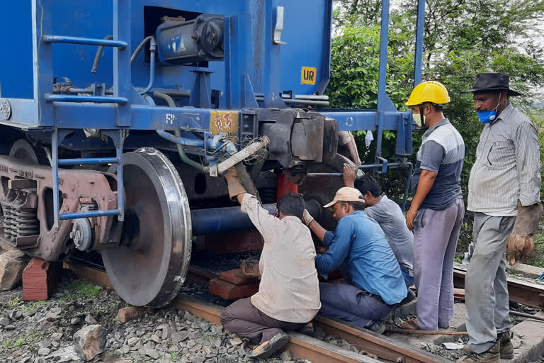 freight train derailed in Pakur