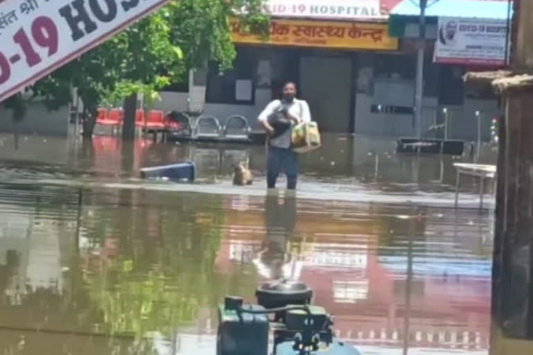 Waterlogging at covid Hospital of gahziabad