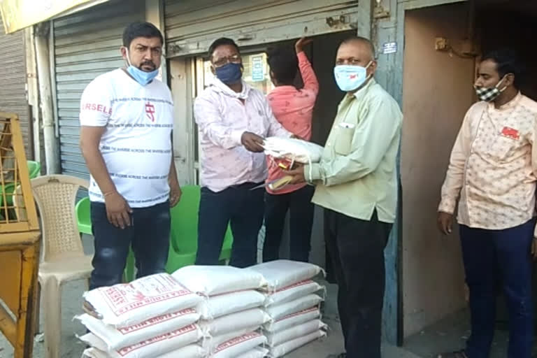 helping-hand-trust-distribute-ration-kit-for-needy-people