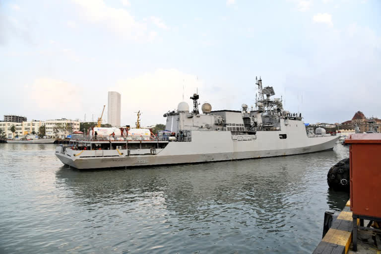 Indian naval ship INS Trikand reached Mumbai  Liquid Medical Oxygen (LMO)  Operation Samudra Setu II  ഐ‌എൻ‌എസ് ത്രികാന്ത് മുംബൈയിൽ  ഓപ്പറേഷൻ സമുദ്ര സേതു II