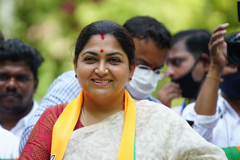 actress kushboo latest tweet about tamilnadu lockdown violation  'ഉത്തരവാദിത്തമില്ലാതെ പെരുമാറിയിട്ട് സര്‍ക്കാരിനെ പഴിക്കുന്നത് എന്തിന്?' ഖുശ്‌ബു ചോദിക്കുന്നു  ഖുശ്‌ബു വാര്‍ത്തകള്‍  നടി ഖുശ്‌ബു ട്വീറ്റ്  ഖുശ്‌ബു ട്വീറ്റ്  actress kushboo latest tweet  actress kushboo latest tweet news  tamilnadu lockdown violation  tamilnadu lockdown violation news  tamilnadu lockdown