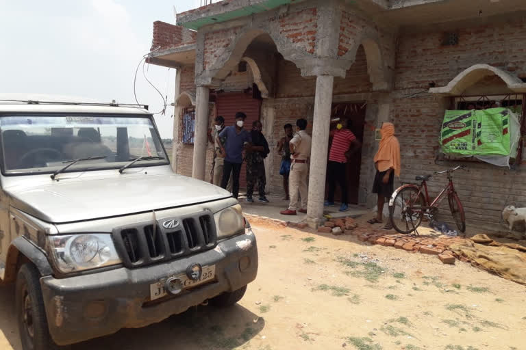 25 thousand looted in Jamtara