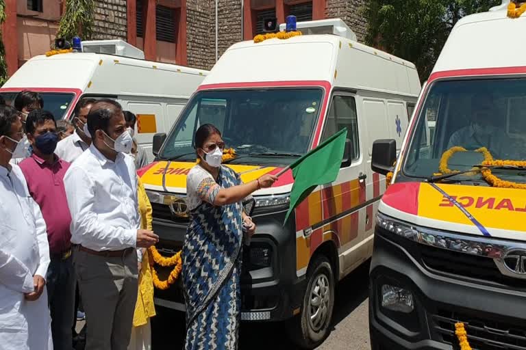 Ambulance in Sikarai, Mamta Bhupesh gave an ambulance