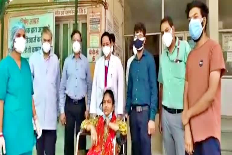 corona infected woman goes back to delhi