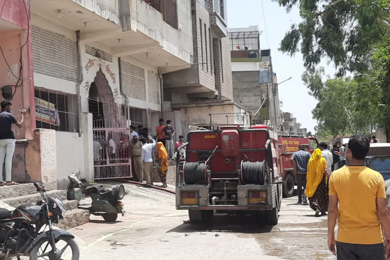 Cylinders exploded at two places in Jaipur