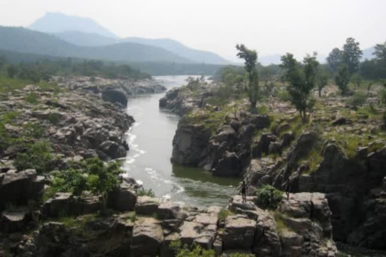 dam being built without permission across Kaveri in Mekedatu, Karnataka?