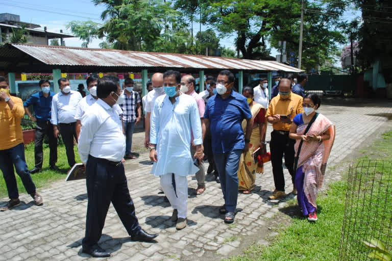 ৰাজ্যৰ শিক্ষাখণ্ডৰ আন্তঃগাঠনিৰ অভাৱৰ কথা স্বীকাৰ কৰিলে শিক্ষামন্ত্ৰীয়ে