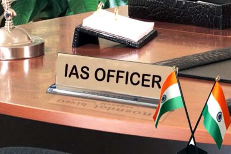 தமிழ்நாட்டில் 21 ஐஏஎஸ் அலுவலர்கள் பணியிடமாற்றம் 21-ias-officers-transfered-by-tamilnadu-government