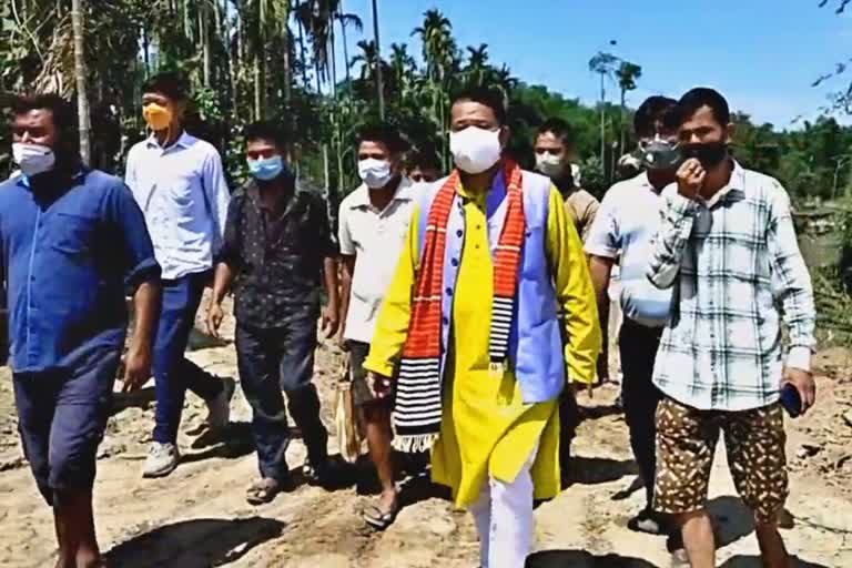 MLA Amiya Kumar Bhuyan visits Erosion in Banpuri Jamuguri