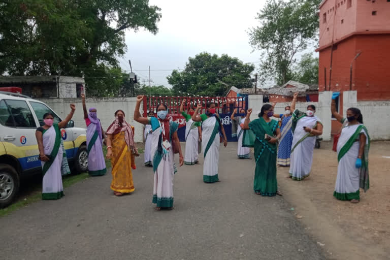 Dispute with Sahia in Kurse village during Corona survey in ramgarh