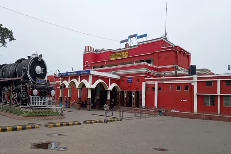 trains-canceled-due-to-cyclone-yaas-in-sahibganj