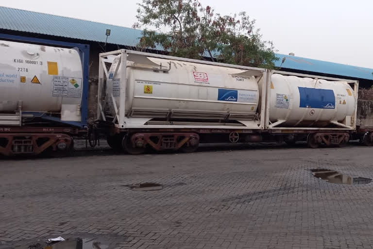 Railways ferry 969 MT of LMO from Eastern States, despite storm