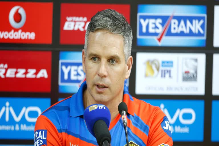 Kochi Tuskers Kerala  Brad Hodge  bcci  കൊച്ചി ടസ്കേഴ്സ്  ബ്രാഡ് ഹോഡ്ജ്  bcci  ബിസിസിഐ  ട്വിറ്ററിലൂടെയായിരുന്നു ബിസിസിഐക്കെതിരെ ഹോഡ്ജിന്‍റെ പരസ്യ പ്രതികരണം.