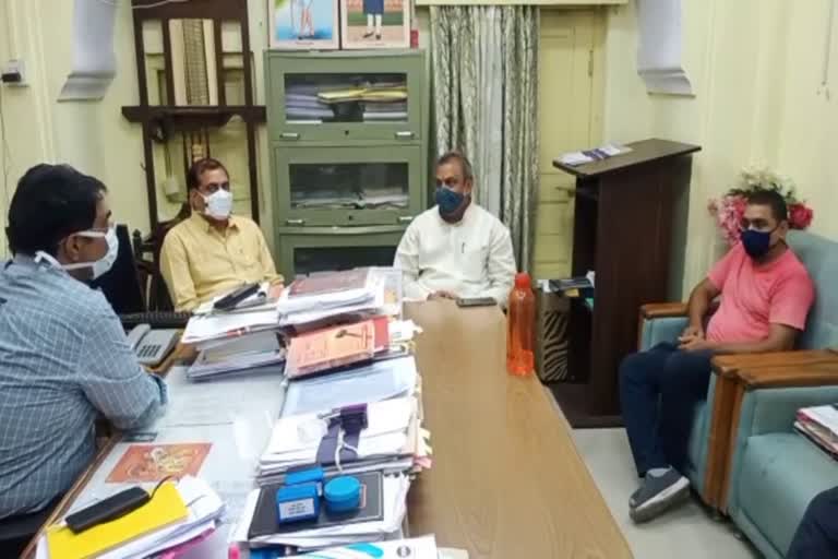 Choti Mandi in Alwar, Mandi committee meets District Collector