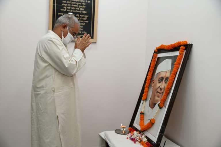 cm bhupesh baghel paid tribute to pt jawaharlal nehru