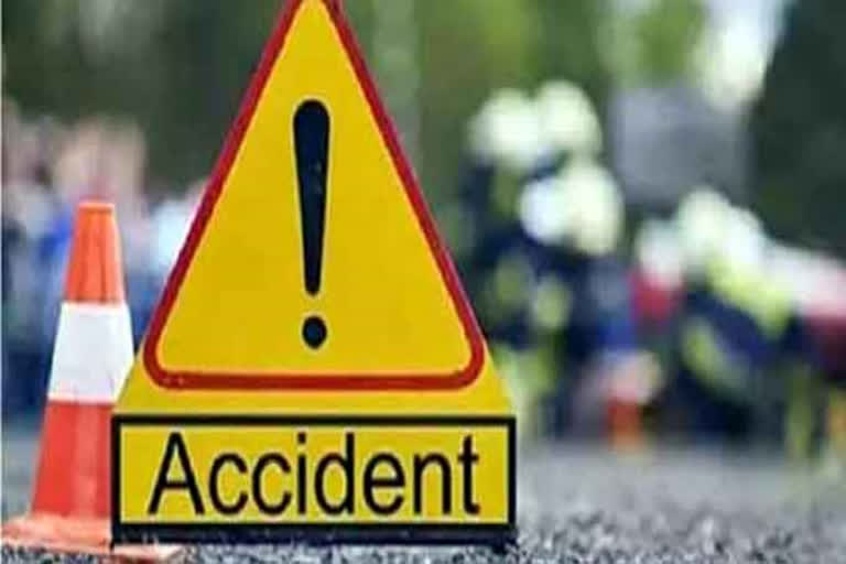 تھانہ منڈی میں سڑک حادثہ، خاتون از جان، باپ بیٹا زخمی