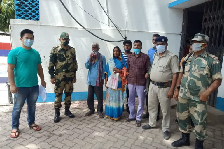 a missing person from uttar pradesh goes back to his family help of bsf in north dinajpur