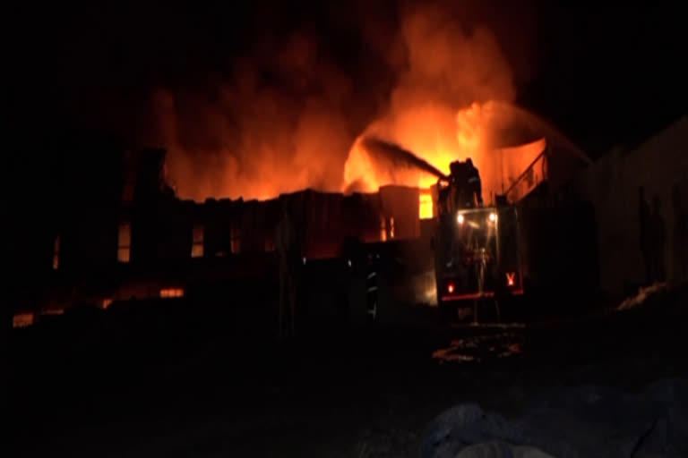 Massive fire breaks out at chemical factory in Udhampur