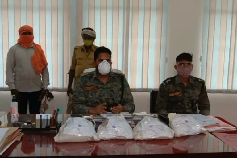 Police recovered opium in chatra
