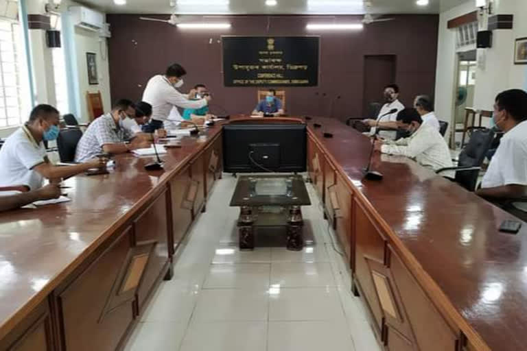 Dibrugarh Deputy commissioner holds meeting with business association